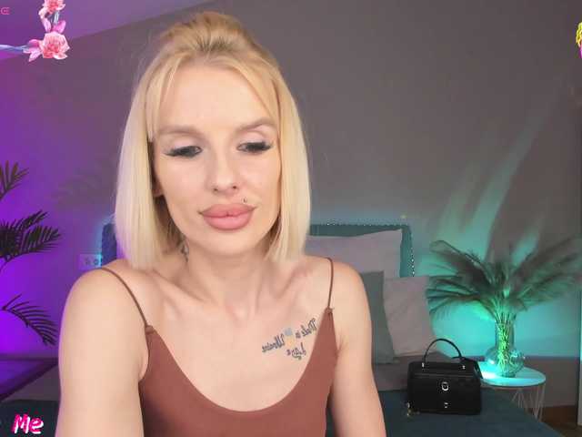 lana-sweetie live webcam show