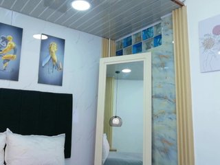 kinkyandsavage's Live Webcam