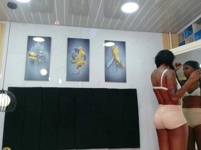 kinkyandsavage live webcam show