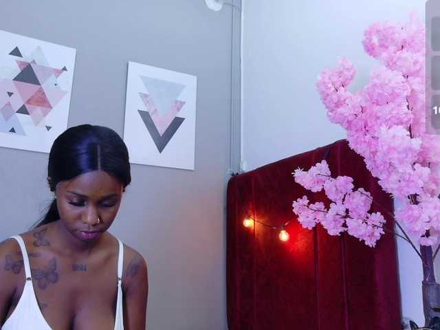 kinkyandsavage live cam on BongaCams