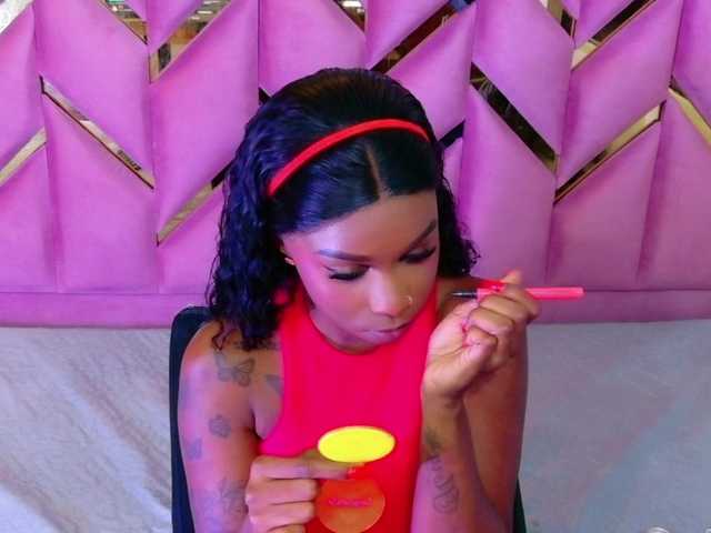 kinkyandsavage live webcam show