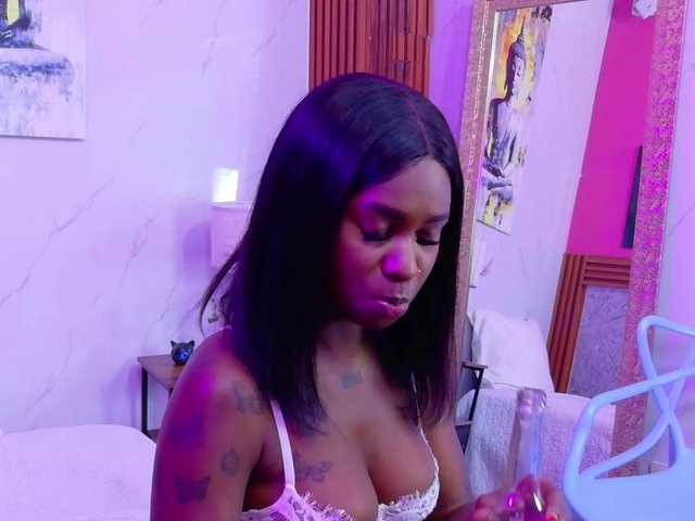 kinkyandsavage live cam on BongaCams