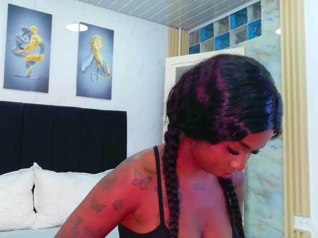 kinkyandsavage live webcam show