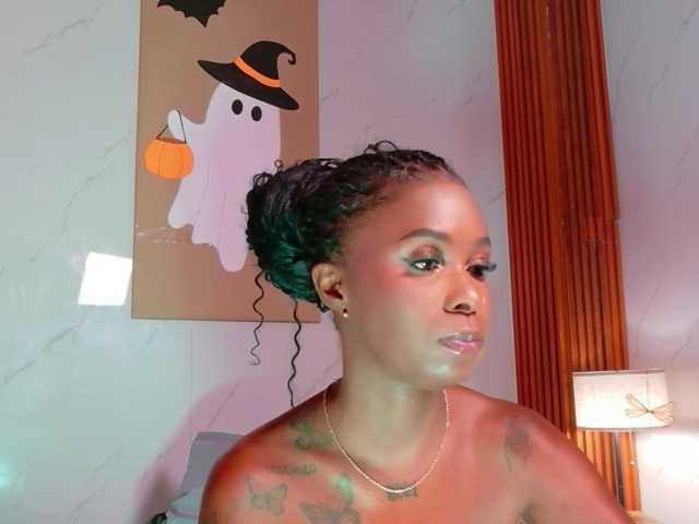 kinkyandsavage live cam on BongaCams