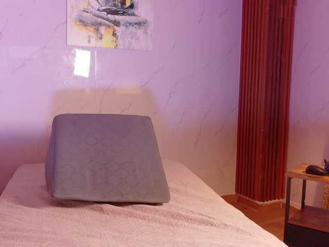 kinkyandsavage live cam on BongaCams