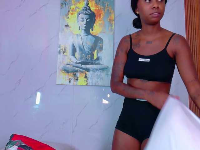 kinkyandsavage live cam on BongaCams