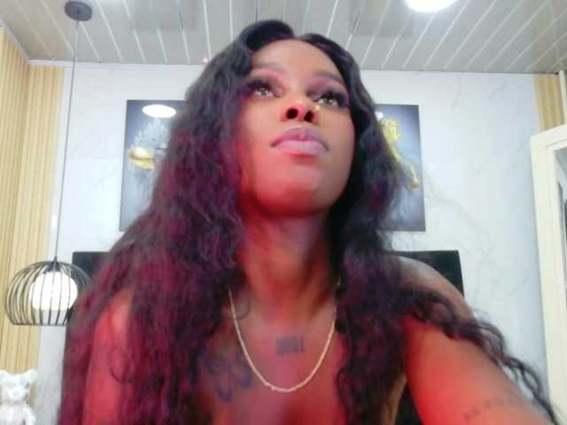 kinkyandsavage live webcam show
