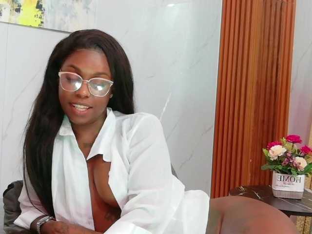 kinkyandsavage live cam on BongaCams