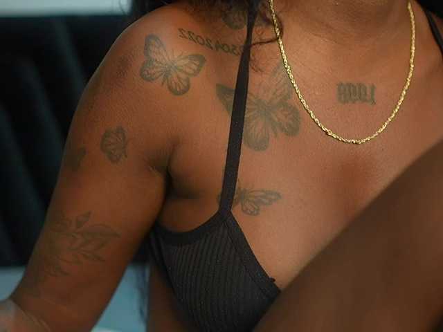 kinkyandsavage live webcam show