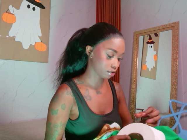 kinkyandsavage live cam on BongaCams
