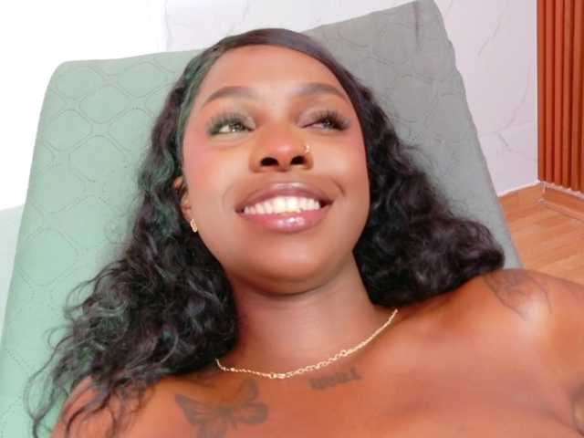 kinkyandsavage live cam on BongaCams