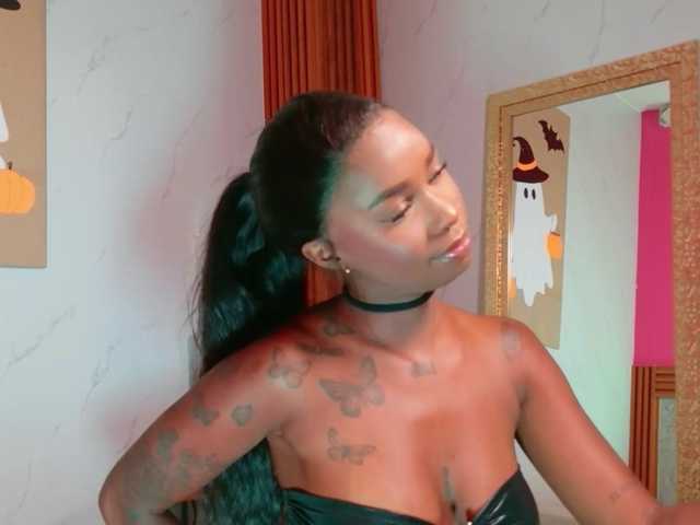 kinkyandsavage live cam on BongaCams