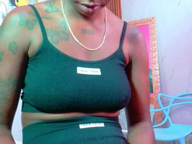 kinkyandsavage live cam on BongaCams