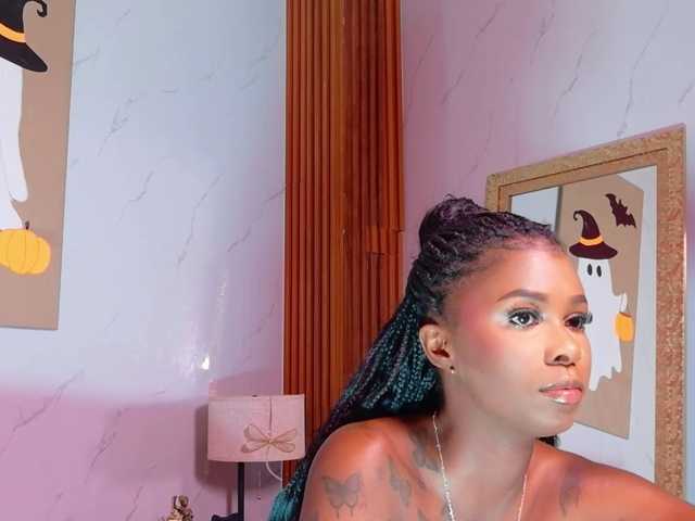 kinkyandsavage live cam on BongaCams