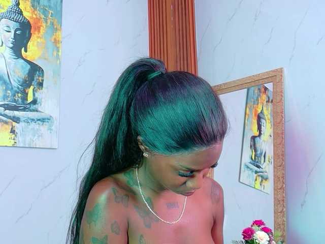 kinkyandsavage live cam on BongaCams