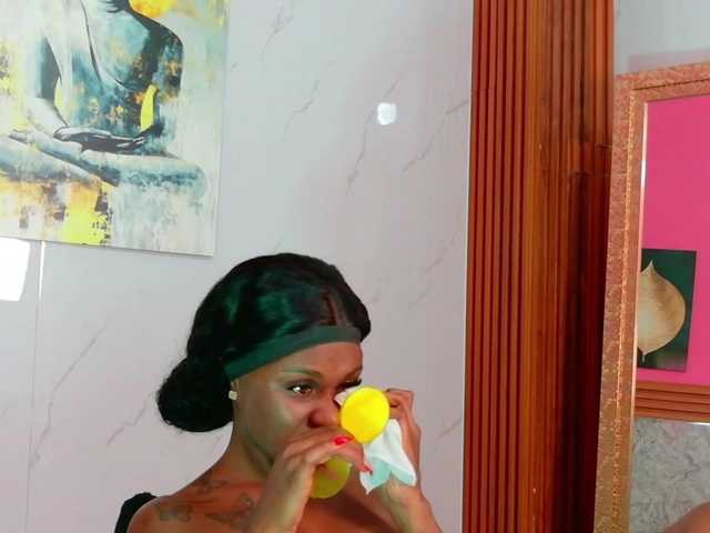 kinkyandsavage live cam on BongaCams
