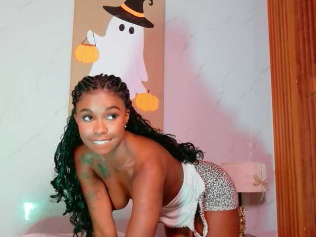 kinkyandsavage, live now on BongaCams