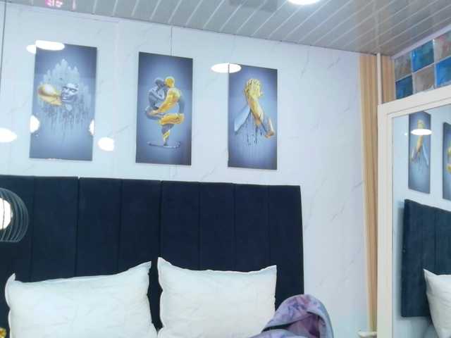kinkyandsavage live webcam show