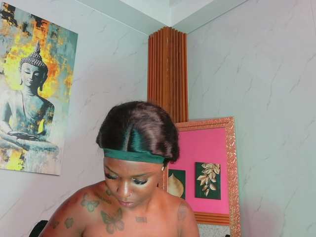 kinkyandsavage live webcam show