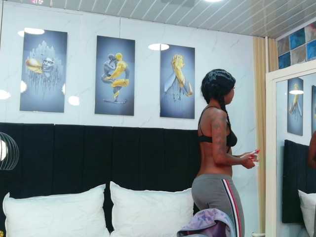 kinkyandsavage live webcam show