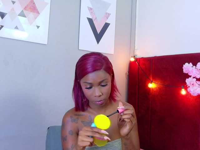 kinkyandsavage live cam on BongaCams