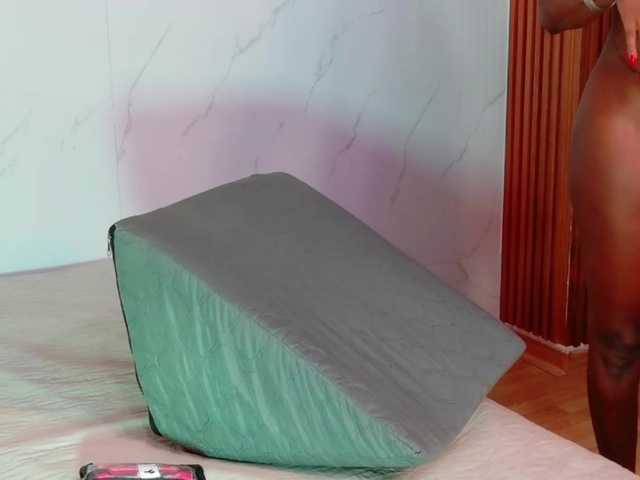kinkyandsavage live cam on BongaCams