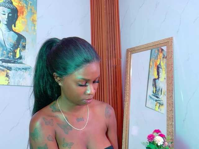 kinkyandsavage live cam on BongaCams
