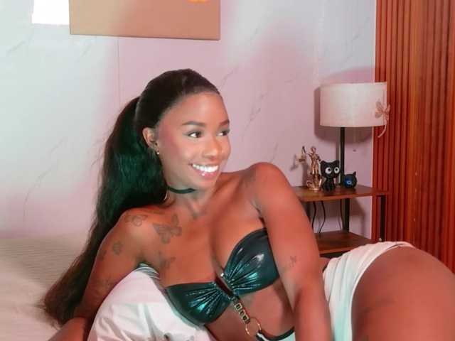 kinkyandsavage live cam on BongaCams