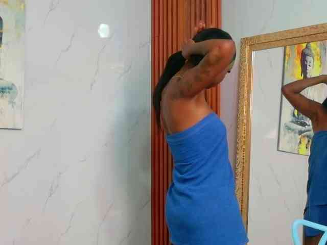 Модель: kinkyandsavage