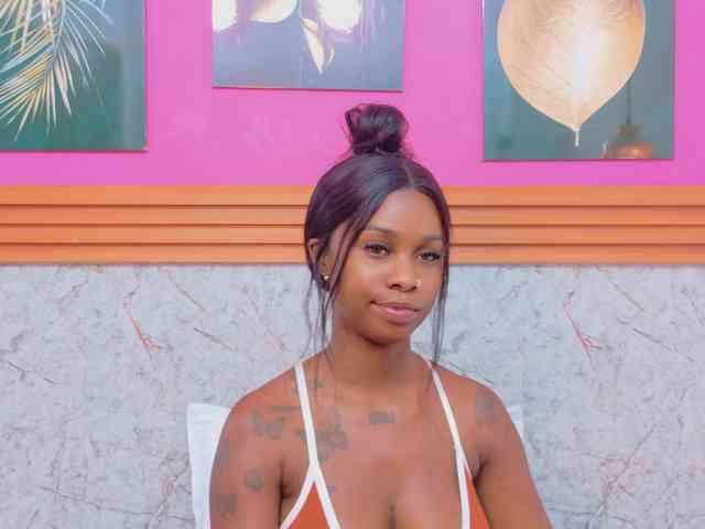 Модель: kinkyandsavage