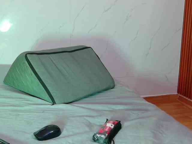kinkyandsavage webcam