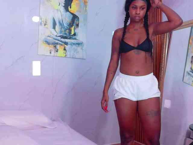 Model: kinkyandsavage