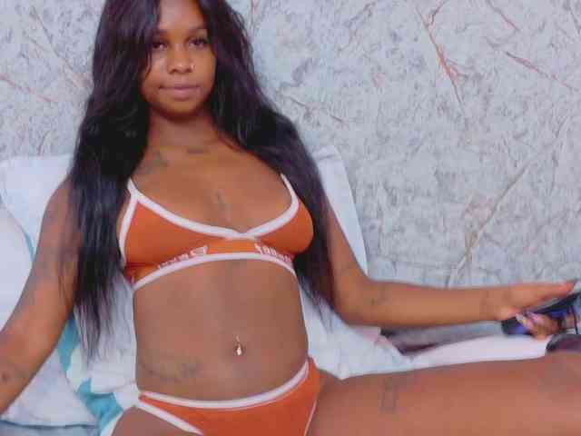 Model: kinkyandsavage