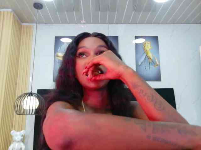 Model: kinkyandsavage
