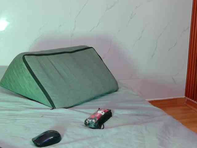 kinkyandsavage webcam