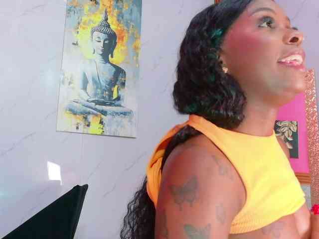 Model: kinkyandsavage