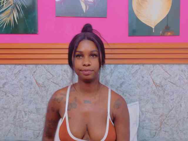 Модель: kinkyandsavage