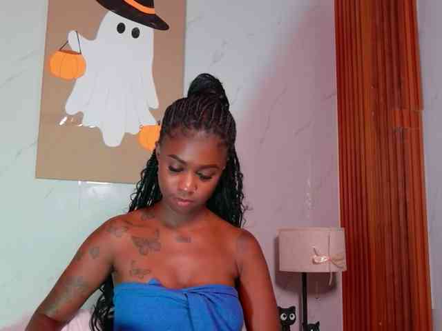 Модель: kinkyandsavage