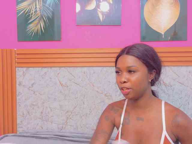 Модель: kinkyandsavage