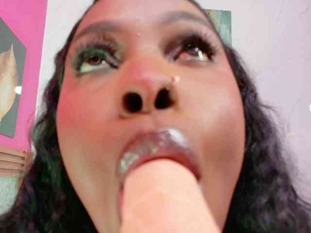 kinkyandsavage webcam