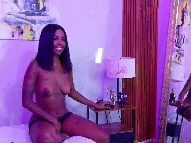 Model: kinkyandsavage