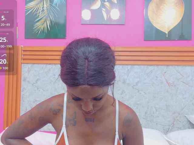 Модель: kinkyandsavage