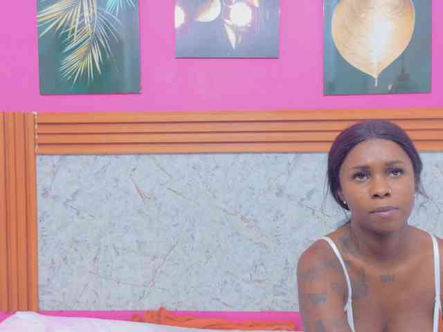 Модель: kinkyandsavage