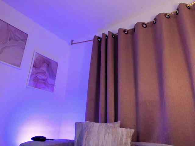 Angie-Pirs webcam