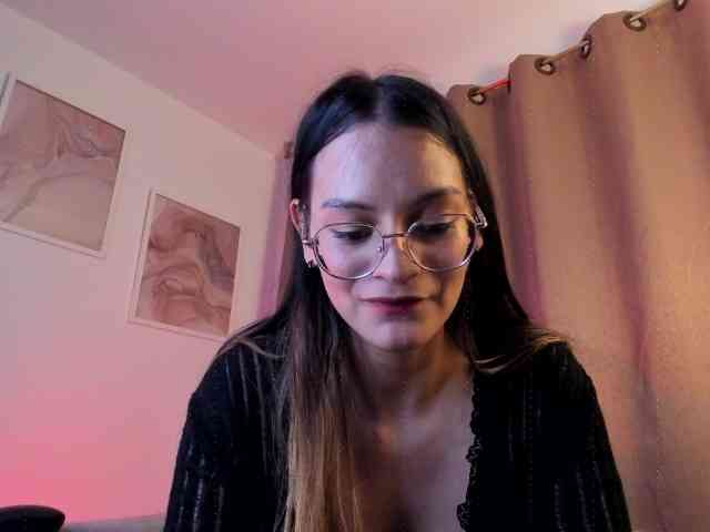 Angie-Pirs webcam