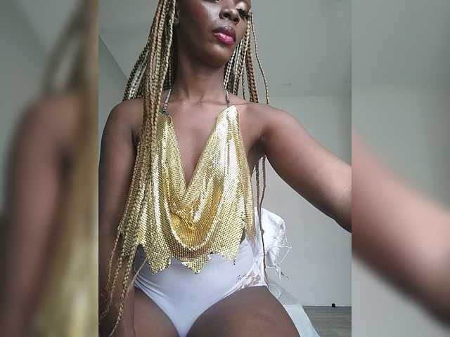 Camdolie, live now on BongaCams