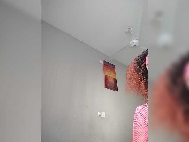 Camdolie live cam on BongaCams