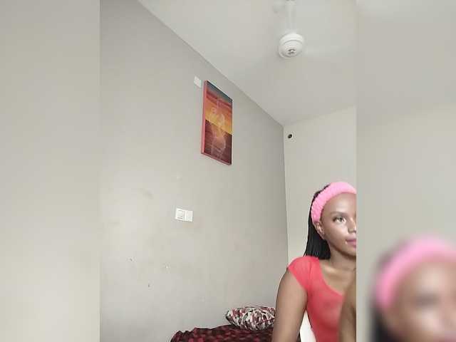 Camdolie live cam on BongaCams