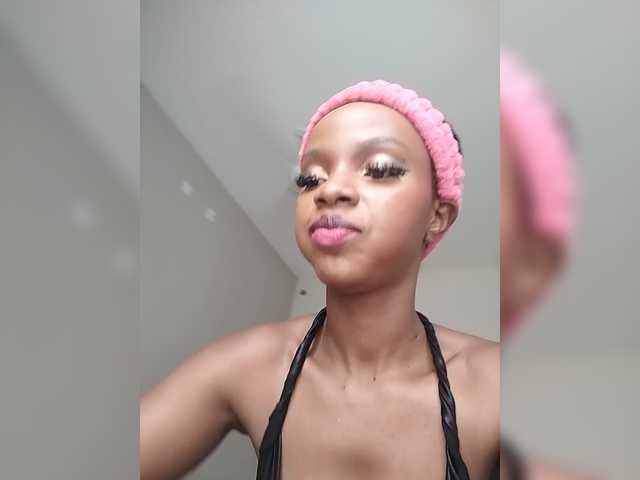 Camdolie live cam on BongaCams