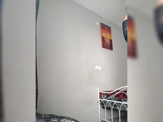 Camdolie's BongaCams show and profile